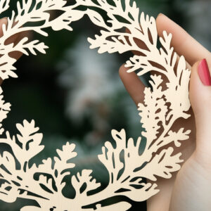 Intra απο ξύλο plywood 3mm-4mm πάχος - Χριστουγεννιάτικο στεφάνι στολίδι   Cut Δίασταση 4x4 cm INTRAFABR-109473730