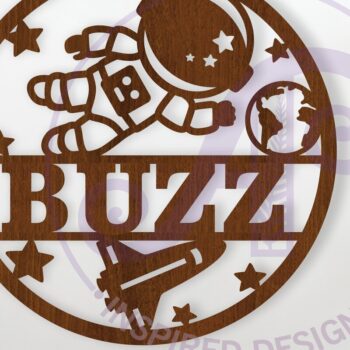 Intra απο ξύλο plywood 3mm-4mm πάχος - Χαριτωμένο όνομα αστροναύτη Wall Art  Δίασταση 40x50 cm INTRAFABR-117506575 - Image 1