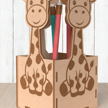 Intra απο ξύλο plywood 3mm-4mm πάχος - Χαριτωμένη θήκη για μολύβι καμηλοπάρδαλης Δίασταση 30x20 cm INTRAFABR-118602944 - Image 1