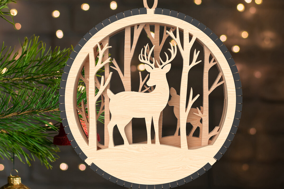 Intra απο ξύλο plywood 3mm-4mm πάχος - Ελάφια στο χριστουγεννιάτικο στολίδι του χειμερινού δάσους Δίασταση 6x6 cm INTRAFABR-107002200