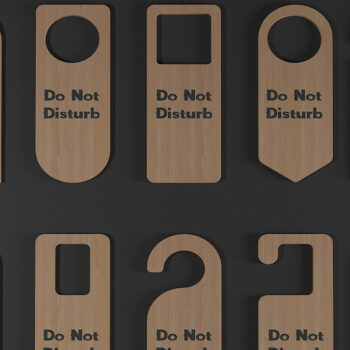 Intra απο ξύλο plywood 3mm-4mm πάχος - Πακέτο επιγραφών «Μην ενοχλείτε» / πόμολο πόρτας Δίασταση 30x20 cm INTRAFABR-50062934 - Image 1