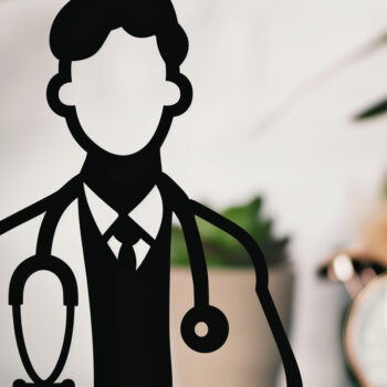 Intra απο ξύλο plywood 3mm-4mm πάχος - Ο γιατρός υπογράφει Laser Cut  Design Δίασταση 30x20 cm INTRAFABR-99681643 - Image 1