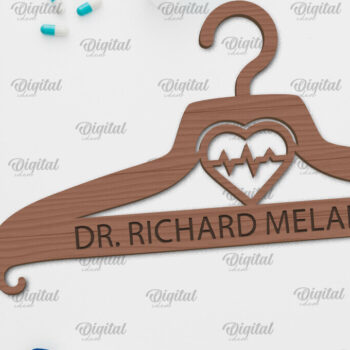 Intra απο ξύλο plywood 3mm-4mm πάχος - Σχέδιο κοπής με λέιζερ ξύλινη κρεμάστρα Doctor Δίασταση 30x20 cm INTRAFABR-100377172 - Image 1