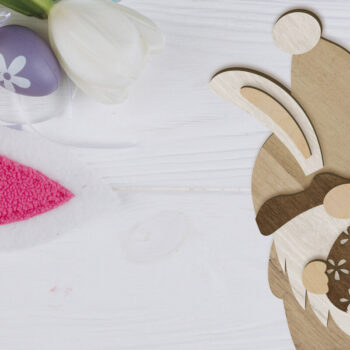 Intra απο ξύλο plywood 3mm-4mm πάχος - Πασχαλινό διακοσμητικό κομμένο με στρώση Gnome Δίασταση 34x7 cm INTRAFABR-90277116 - Image 2