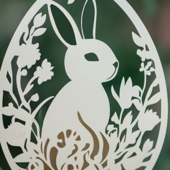 Intra απο ξύλο plywood 3mm-4mm πάχος - Πασχαλινό αυγό με κομμένο   λαγουδάκι Δίασταση 4x4 cm INTRAFABR-116469807 - Image 1