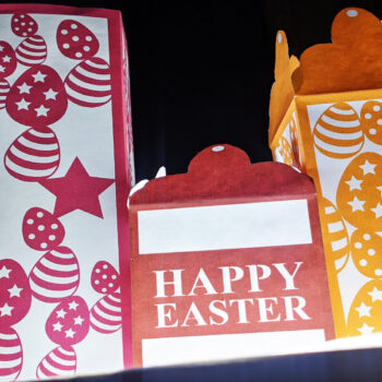 Intra απο ξύλο plywood 3mm-4mm πάχος - Πασχαλινό Διακόσμηση Τοίχου με Δέσμη Φαναριού Δίασταση 15x15 cm INTRAFABR-59399565 - Image 4