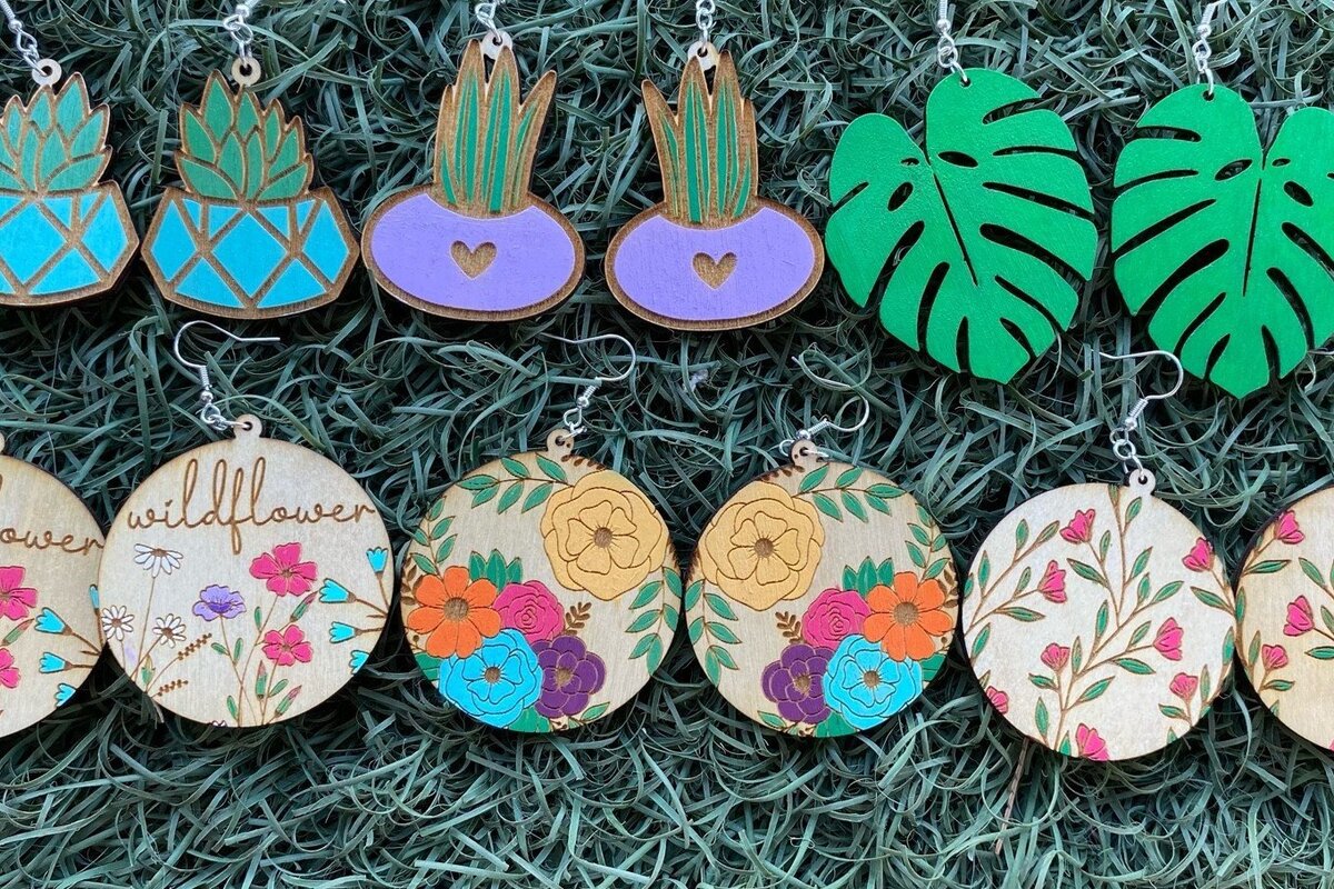 Intra απο ξύλο plywood 3mm-4mm πάχος - Σκουλαρίκια με λουλούδια Laser  Δίασταση 3x3 cm INTRAFABR-31111460