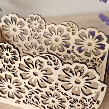 Intra απο ξύλο plywood 3mm-4mm πάχος - Καλάθι δώρων με λουλούδια , Καλάθι κοπής με λέιζερ Δίασταση 15x15 cm INTRAFABR-117012527 - Image 1