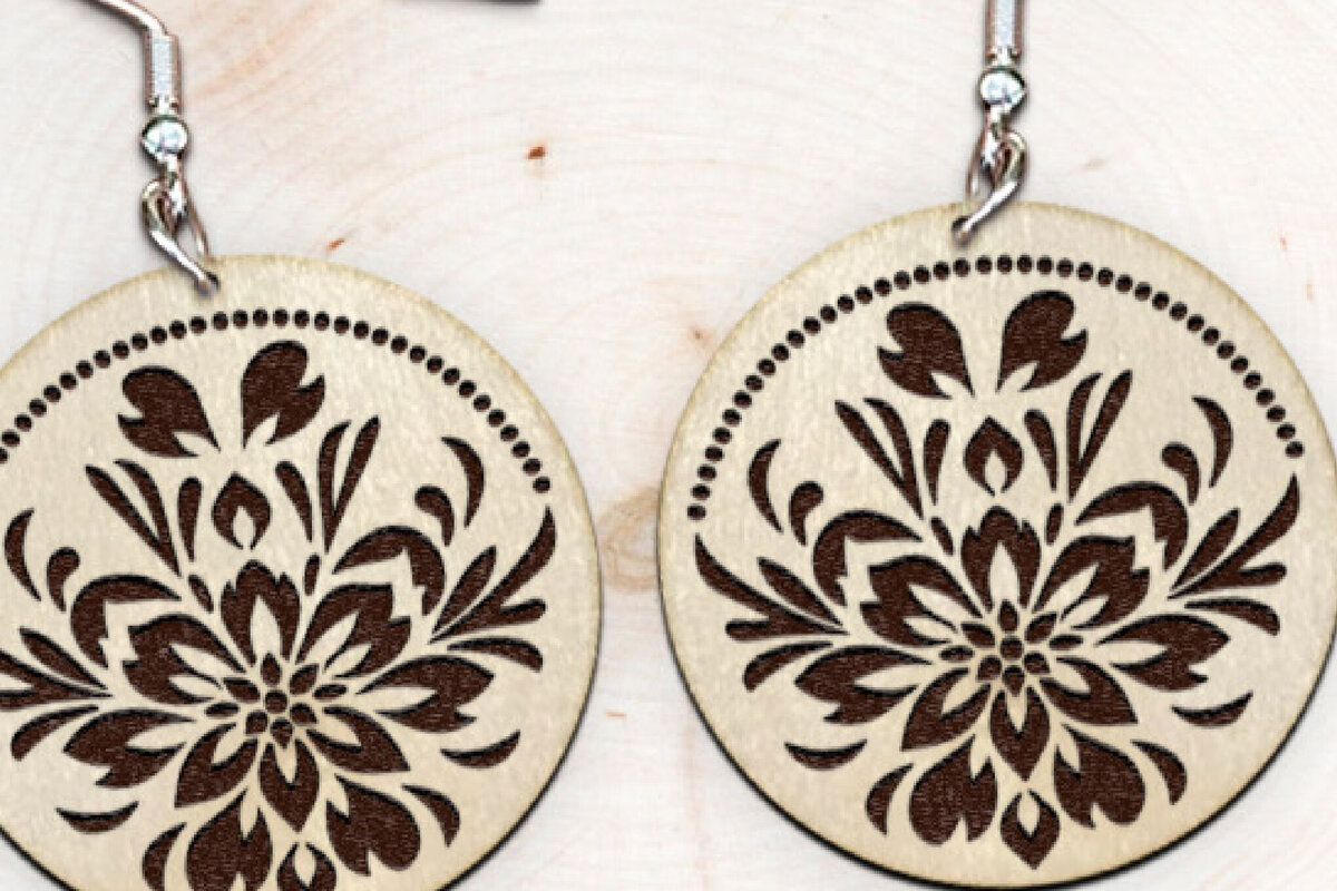 Intra απο ξύλο plywood 3mm-4mm πάχος - Σκουλαρίκια με λουλούδια . Δίασταση 3x3 cm INTRAFABR-115475879