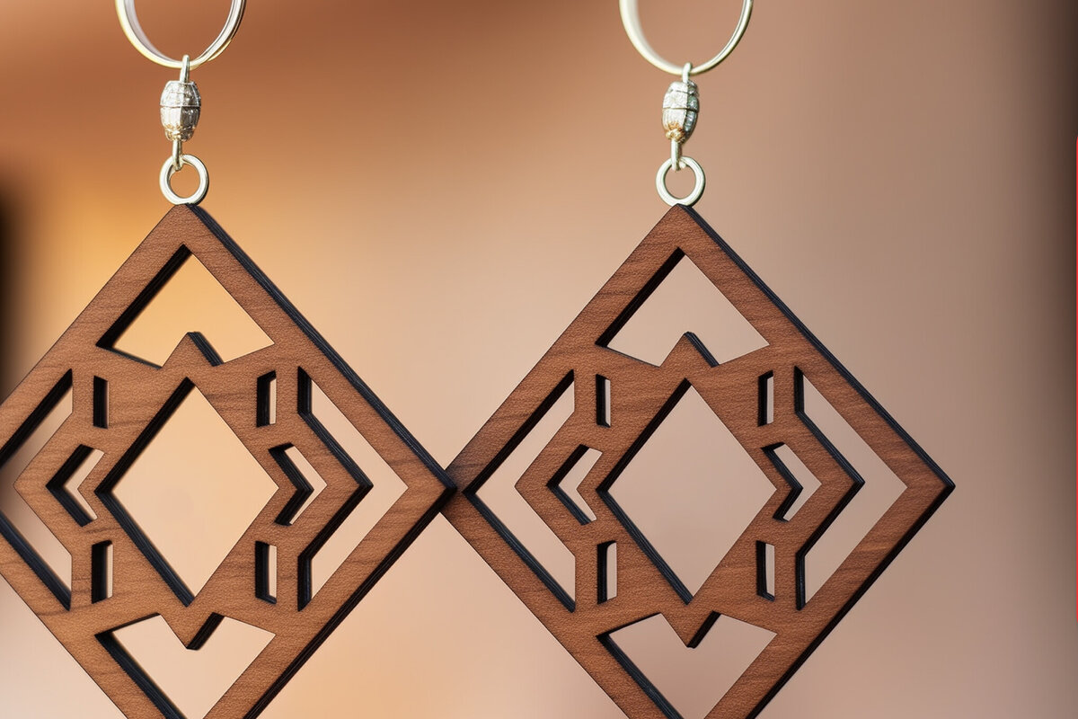 Intra απο ξύλο plywood 3mm-4mm πάχος - Γεωμετρικό πρότυπο ξύλινο σκουλαρίκι  Δίασταση 3x3 cm INTRAFABR-90573930