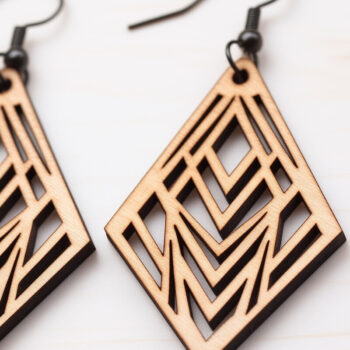 Intra απο ξύλο plywood 3mm-4mm πάχος - Γεωμετρικό πρότυπο ξύλινο σκουλαρίκι  Δίασταση 3x3 cm INTRAFABR-90525360 - Image 1