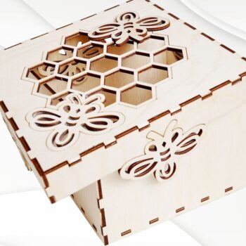 Intra απο ξύλο plywood 3mm-4mm πάχος - Κουτί δώρου Μέλισσα, Μοτίβο κοπής με λέιζερ. Δίασταση 100x163 cm INTRAFABR-33161817 - Image 4