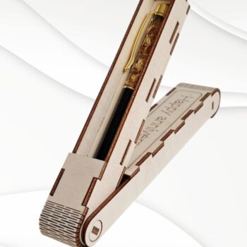 Intra απο ξύλο plywood 3mm-4mm πάχος - Θήκη για στυλό δώρου Έτοιμα  με λέιζερ. Δίασταση 20x20 cm INTRAFABR-32371901 - Image 1