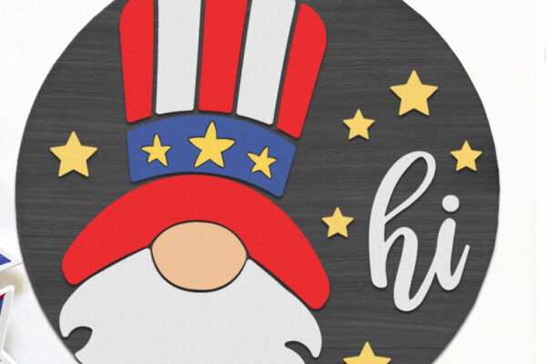 1758504587_Gnome-Hi-SVG-Independence-Day-Door-Sign-Graphics-117892159-1-1