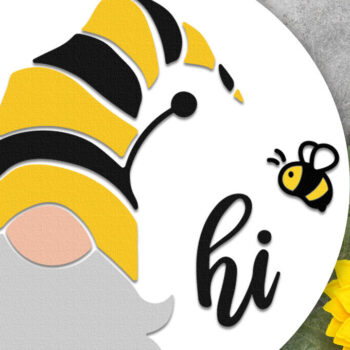 Intra απο ξύλο plywood 3mm-4mm πάχος - Gnome Hi , Summer Door Sign Cut File Δίασταση 4x4 cm INTRAFABR-118767340 - Image 3