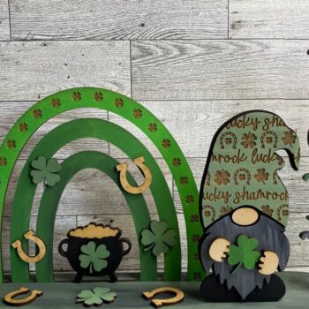 Intra απο ξύλο plywood 3mm-4mm πάχος - Gnome St Patricks Day Shelf Sitter Laser Δίασταση 20x20 cm INTRAFABR-62011101 - Image 1