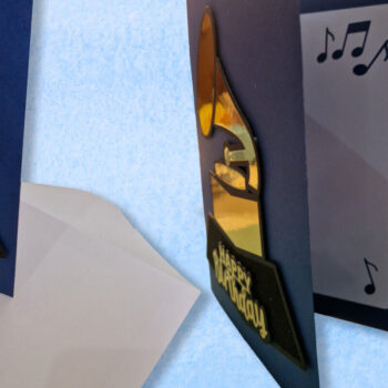 Intra απο ξύλο plywood 3mm-4mm πάχος - Κάρτα γενεθλίων γραμμοφώνου Δίασταση 6x6 cm INTRAFABR-80652865 - Image 1