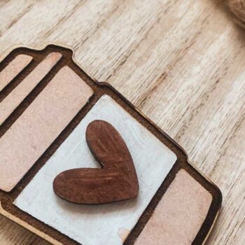 Intra απο ξύλο plywood  Χρώμα wenge 3mm-4mm πάχος - κοπής ετικετών με χάντρες καφέ Δίασταση 30x20 cm INTRAFABR-35001829 - Image 3