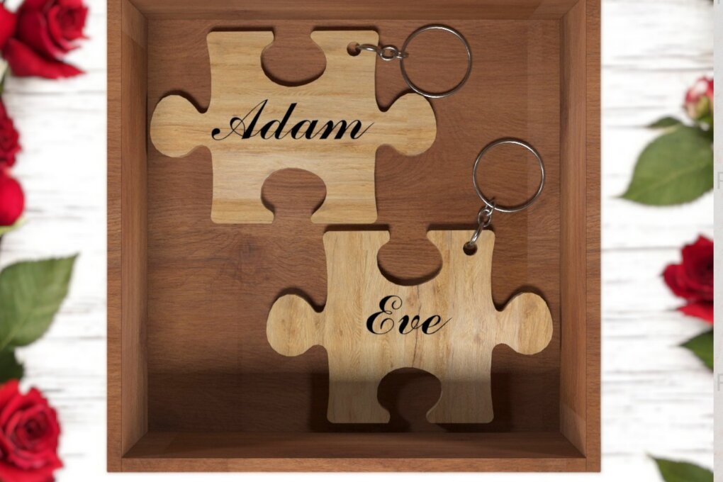 Intra απο ξύλο plywood  Χρώμα wenge 3mm-4mm πάχος - μπρελόκ ζευγαριού 224 Δίασταση 4x4 cm INTRAFABR-47713113