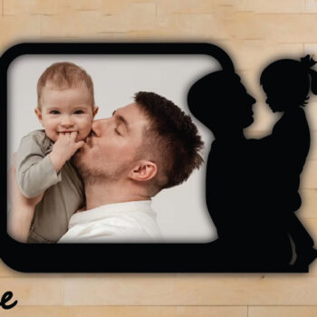 Intra απο ξύλο plywood  Χρώμα wenge 3mm-4mm πάχος - κοπής με λέιζερ με κορνίζα μπαμπά και παιδιού Δίασταση 20x25 cm INTRAFABR-78181158 - Image 1