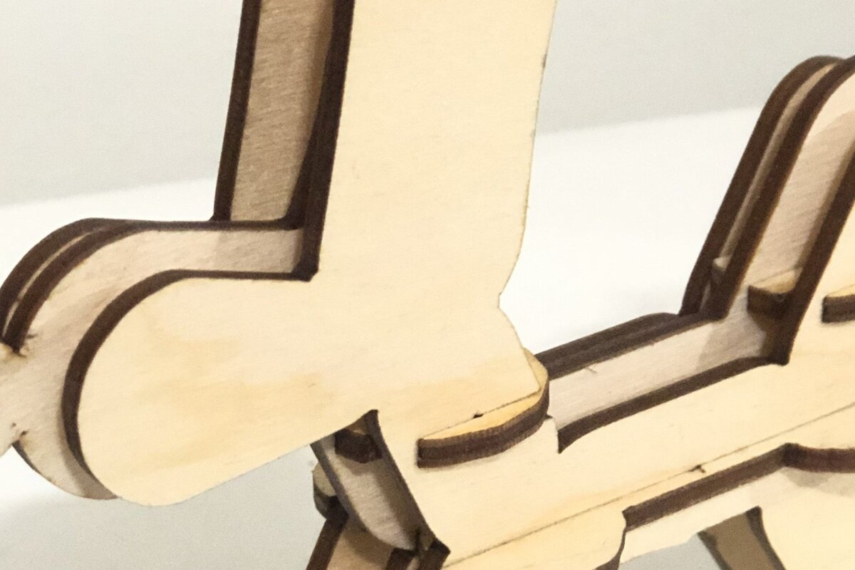 Intra απο ξύλο plywood  Χρώμα wenge 3mm-4mm πάχος - με μπαλόνι σκύλου Δίασταση 20x20 cm INTRAFABR-84358741