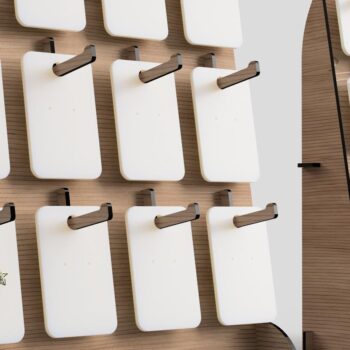 Intra απο ξύλο plywood  Χρώμα wenge 3mm-4mm πάχος - Στάση οθόνης σκουλαρικιών, με λέιζερ Δίασταση 3x3 cm INTRAFABR-82705042 - Image 2