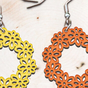 Intra απο ξύλο plywood  Χρώμα wenge 3mm-4mm πάχος - Σκουλαρίκια . Σκουλαρίκια Frflower. Δίασταση 3x3 cm INTRAFABR-92265599 - Image 1