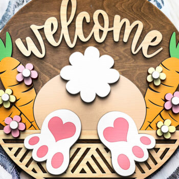 Intra απο ξύλο plywood  Χρώμα wenge 3mm-4mm πάχος - Easeter Bunny | Κρεμάστρα πόρτας Δίασταση 15x15 cm INTRAFABR-119764468 - Image 1