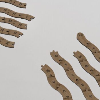 Intra απο ξύλο plywood  Χρώμα wenge 3mm-4mm πάχος - Εκπαίδευση Παζλ Αλφάβητο + Αριθμοί Δίασταση 30x20 cm INTRAFABR-72009077 - Image 5