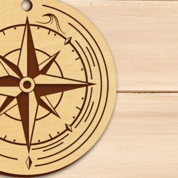 Intra απο ξύλο plywood Χρώμα wenge 3mm-4mm πάχος - Χαραγμένο μπρελόκ με πυξίδα Δίασταση 4x4 cm INTRAFABR-122676890 - Image 1