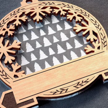 Intra απο ξύλο plywood  Χρώμα wenge 3mm-4mm πάχος - Οικογενειακά στολίδια κοπής με λέιζερ | Χριστούγεννα Δίασταση 6x6 cm INTRAFABR-109336962 - Image 1