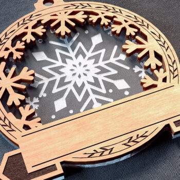 Intra απο ξύλο plywood  Χρώμα wenge 3mm-4mm πάχος - Οικογενειακά στολίδια κοπής με λέιζερ | Χριστούγεννα Δίασταση 6x6 cm INTRAFABR-101022647 - Image 1