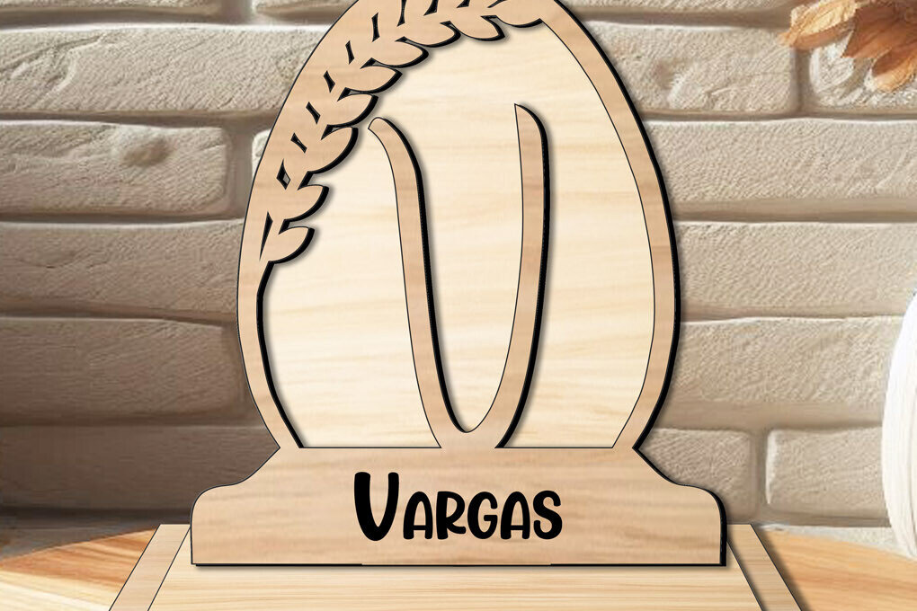 Intra απο ξύλο plywood  Χρώμα wenge 3mm-4mm πάχος - Οικογενειακό Laser Letter V Monogram Δώρο Δίασταση 15x15 cm INTRAFABR-35982989