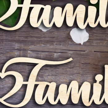 Intra απο ξύλο plywood  Χρώμα wenge 3mm-4mm πάχος - Οικογενειακή Λέξη Δίασταση 20x20 cm INTRAFABR-66108381 - Image 1