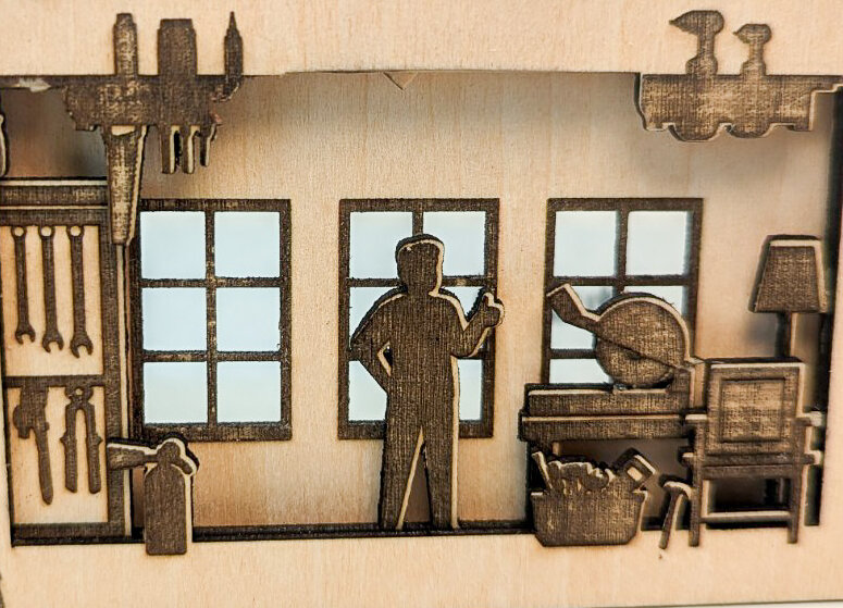 Intra απο ξύλο plywood  Χρώμα wenge 3mm-4mm πάχος - Laser θήκης δώρου κάρτας για τη γιορτή του πατέρα Δίασταση 4x4 cm INTRAFABR-19011040