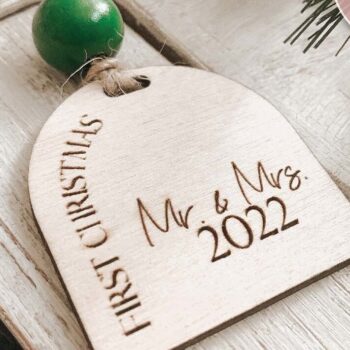 Intra απο ξύλο plywood Χρώμα wenge 3mm-4mm πάχος - Πρώτο Χριστουγεννιάτικο στολίδι κυρίου και κυρίας Δίασταση 6x6 cm INTRAFABR-109001435 - Image 3