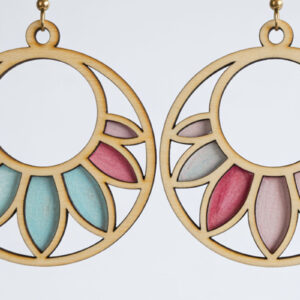 Intra απο ξύλο plywood  Χρώμα wenge 3mm-4mm πάχος - Σκουλαρίκια κύκλου με λουλούδια Δίασταση 3x3 cm INTRAFABR-114811918