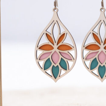 Intra απο ξύλο plywood Χρώμα wenge 3mm-4mm πάχος - Σκουλαρίκια με floral πέταλα Δίασταση 3x3 cm INTRAFABR-59215779 - Image 1