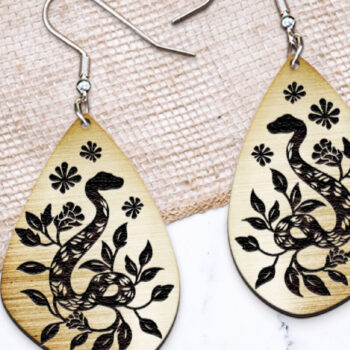 Intra απο ξύλο plywood  Χρώμα wenge 3mm-4mm πάχος - Σκουλαρίκια με λουλούδια . Σκουλαρίκια Boho Δίασταση 3x3 cm INTRAFABR-100476382 - Image 1