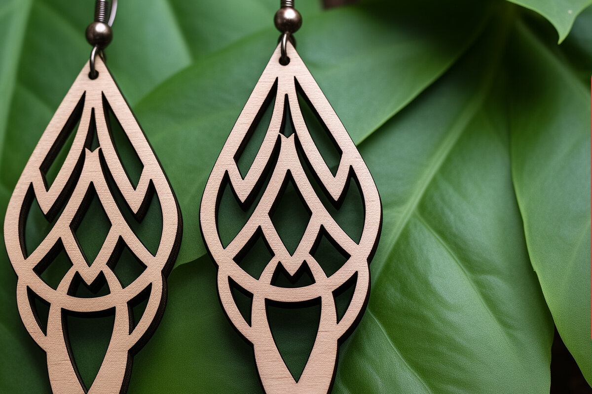 Intra απο ξύλο plywood  Χρώμα wenge 3mm-4mm πάχος - Γεωμετρικό πρότυπο ξύλινο σκουλαρίκι Δίασταση 3x3 cm INTRAFABR-98182768