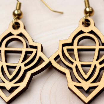 Intra απο ξύλο plywood Χρώμα wenge 3mm-4mm πάχος - Γεωμετρικό πρότυπο ξύλινο σκουλαρίκι Δίασταση 3x3 cm INTRAFABR-98182675 - Image 1