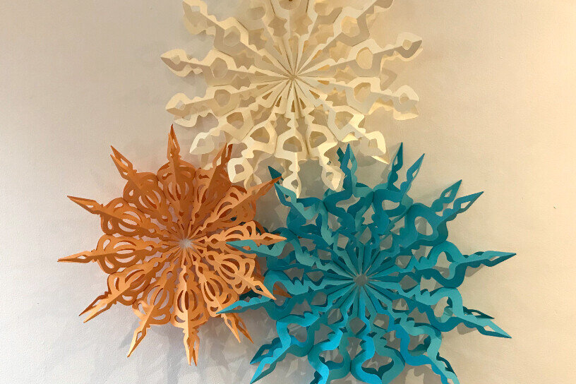 Intra απο ξύλο plywood  Χρώμα wenge 3mm-4mm πάχος - Γιγαντιαίες νιφάδες χιονιού Δίασταση 20x20 cm INTRAFABR-120914574