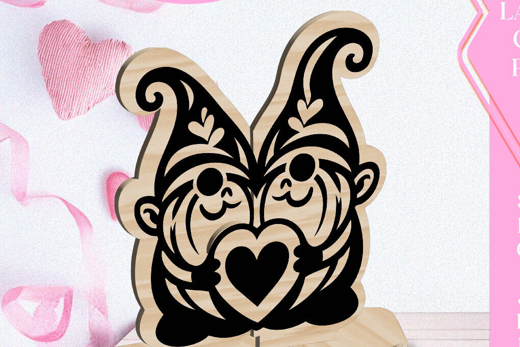 Intra απο ξύλο plywood  Χρώμα wenge 3mm-4mm πάχος - Κόψιμο με λέιζερ στολίδι Gnome Love Valentine Δίασταση 6x6 cm INTRAFABR-96128666