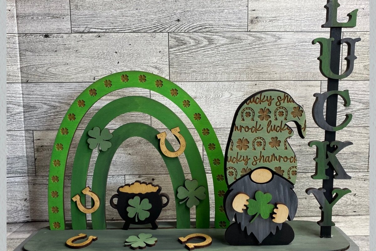 Intra απο ξύλο plywood  Χρώμα wenge 3mm-4mm πάχος - Gnome St Patricks Day Shelf Sitter Laser Δίασταση 20x20 cm INTRAFABR-119472396