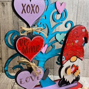 Intra απο ξύλο plywood  Χρώμα wenge 3mm-4mm πάχος - Gnome Valentines Shelf Sitter Laser Δίασταση 20x20 cm INTRAFABR-118746097 - Image 2