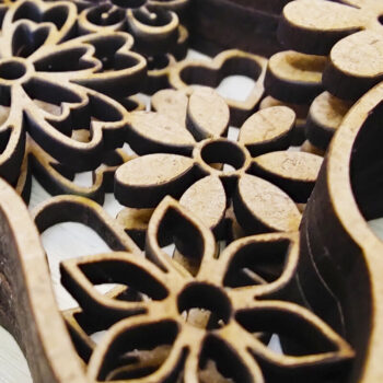 Intra απο ξύλο plywood  Χρώμα wenge 3mm-4mm πάχος - Gnome με Καρδιά Πολυεπίπεδη διακόσμηση σπιτιού Δίασταση 3x8 cm INTRAFABR-119137805 - Image 2