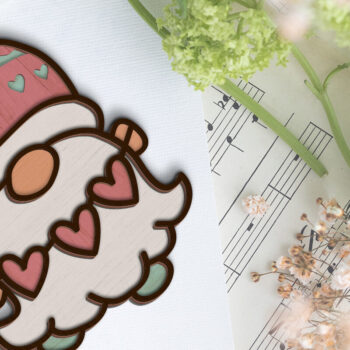 Intra απο ξύλο plywood Χρώμα wenge 3mm-4mm πάχος - Διακοσμητικό πρότυπο Gnome με καρδιές Δίασταση 7x6 cm INTRAFABR-119137412 - Image 3