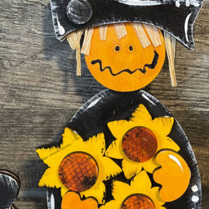 Intra απο ξύλο plywood  Χρώμα wenge 3mm-4mm πάχος - Halloween Cute Scarecrow Laser Δίασταση 6x6 cm INTRAFABR-10171426