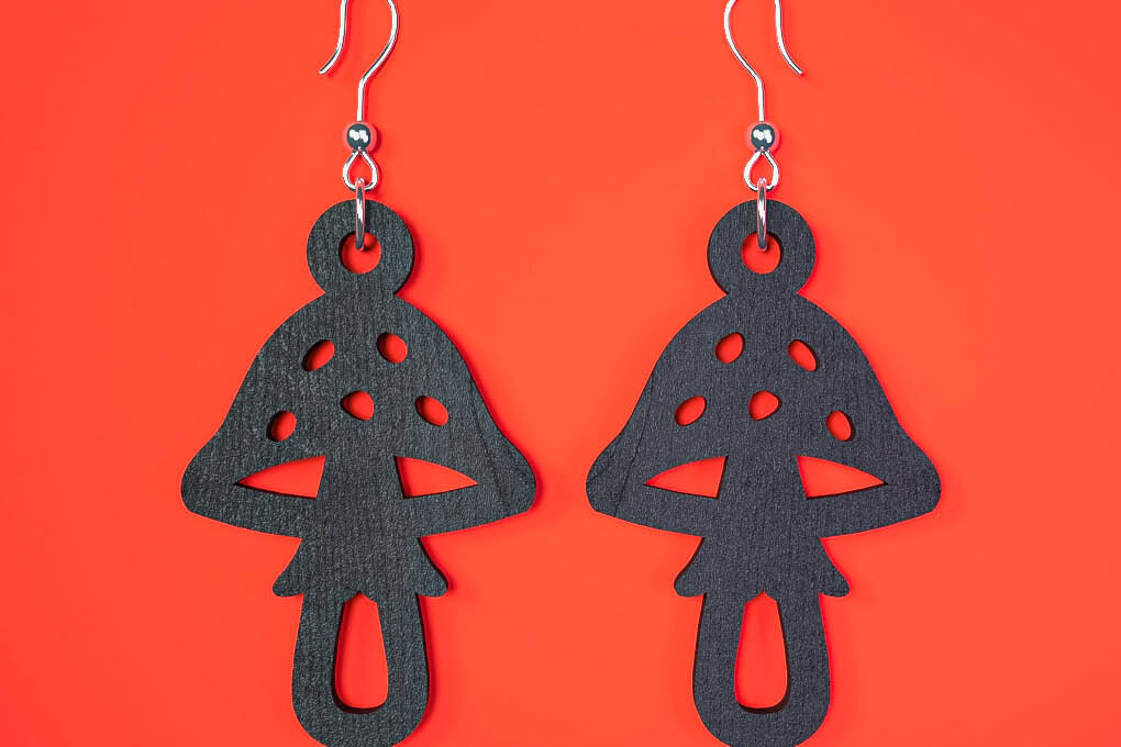 Intra απο ξύλο plywood  Χρώμα wenge 3mm-4mm πάχος - Αποκριάτικα σκουλαρίκια Δίασταση 3x3 cm INTRAFABR-121843563