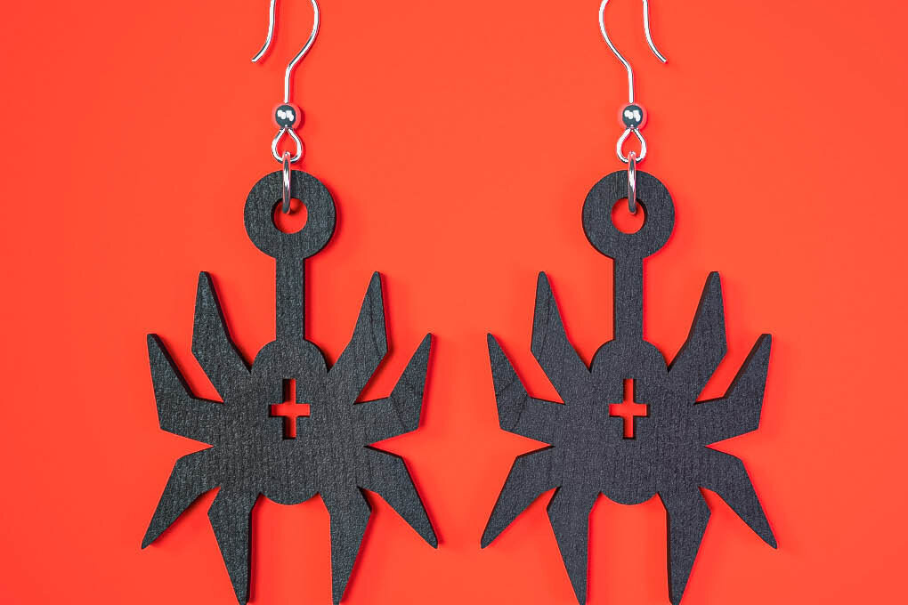 Intra απο ξύλο plywood  Χρώμα wenge 3mm-4mm πάχος - Αποκριάτικα σκουλαρίκια Δίασταση 3x3 cm INTRAFABR-121843646